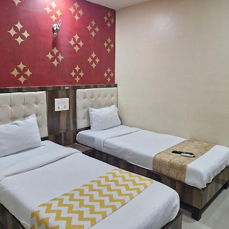 Hotel Crystal Park Near Nesco Exhibition Center Bombaim Exterior foto