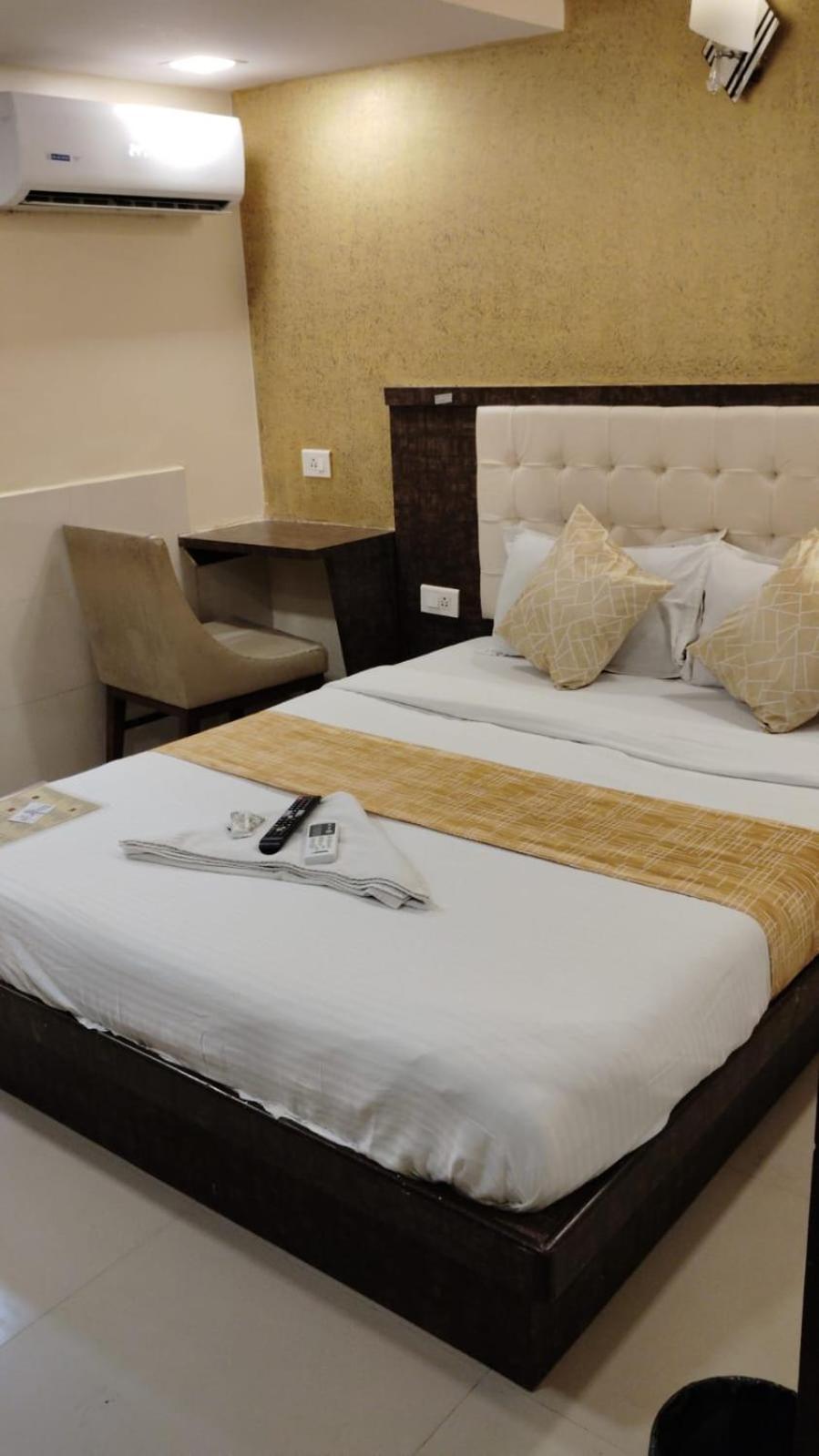Hotel Crystal Park Near Nesco Exhibition Center Bombaim Exterior foto